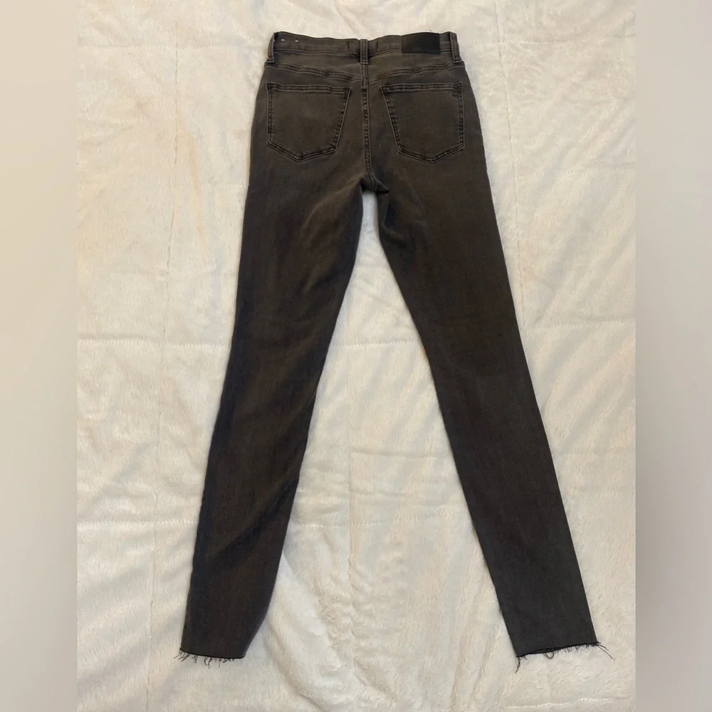 🖤 Madewell 9” Mid-Rise Skinny Jeans in Black - Distressed - Raw Hem
